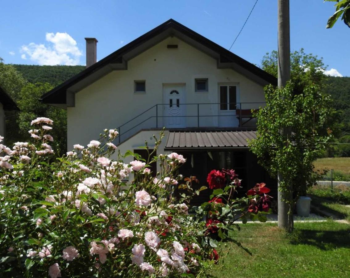 Omar & Una Apartmani Bihać Екстериор снимка