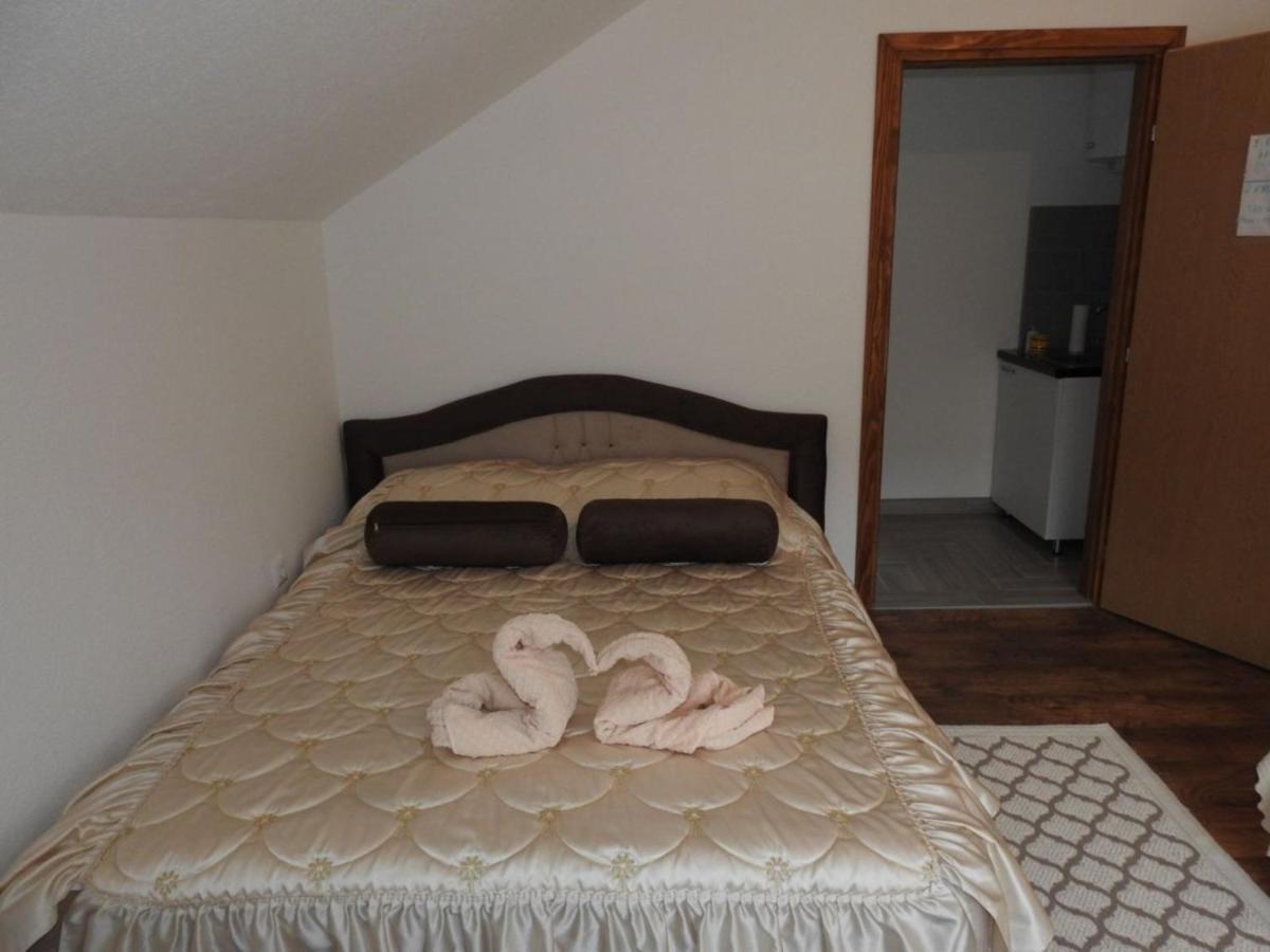 Omar & Una Apartmani Bihać Екстериор снимка